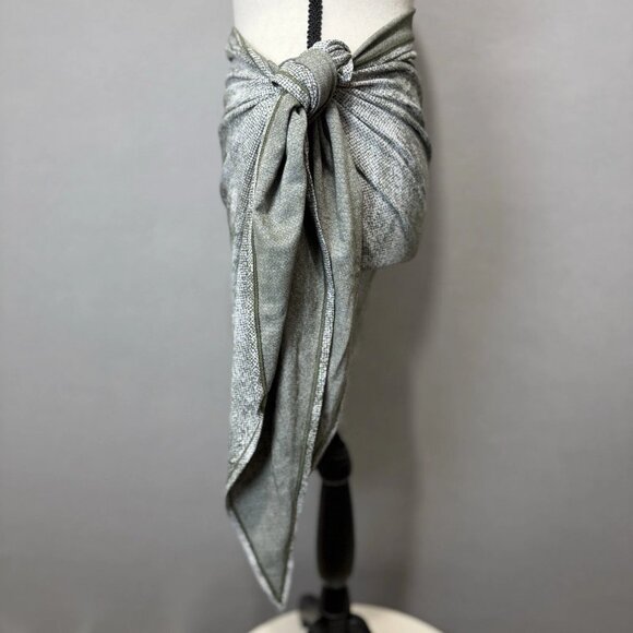 Lululemon All You Need Scarf Green Heathered Cozy Wrap One Size Logo Loop - Picture 2 of 9